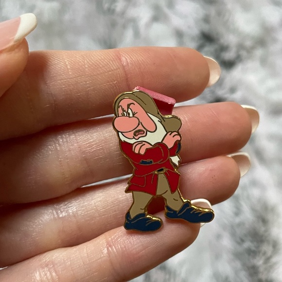 Assorted Pins from Disney World Ariel Thumper Mickey Grumpy Alice - Picture 9 of 12